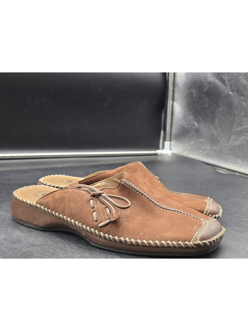 Nurture Shoes Womens Size 8.5 Brown Leather Mule Slip On Comfort Casual Bow